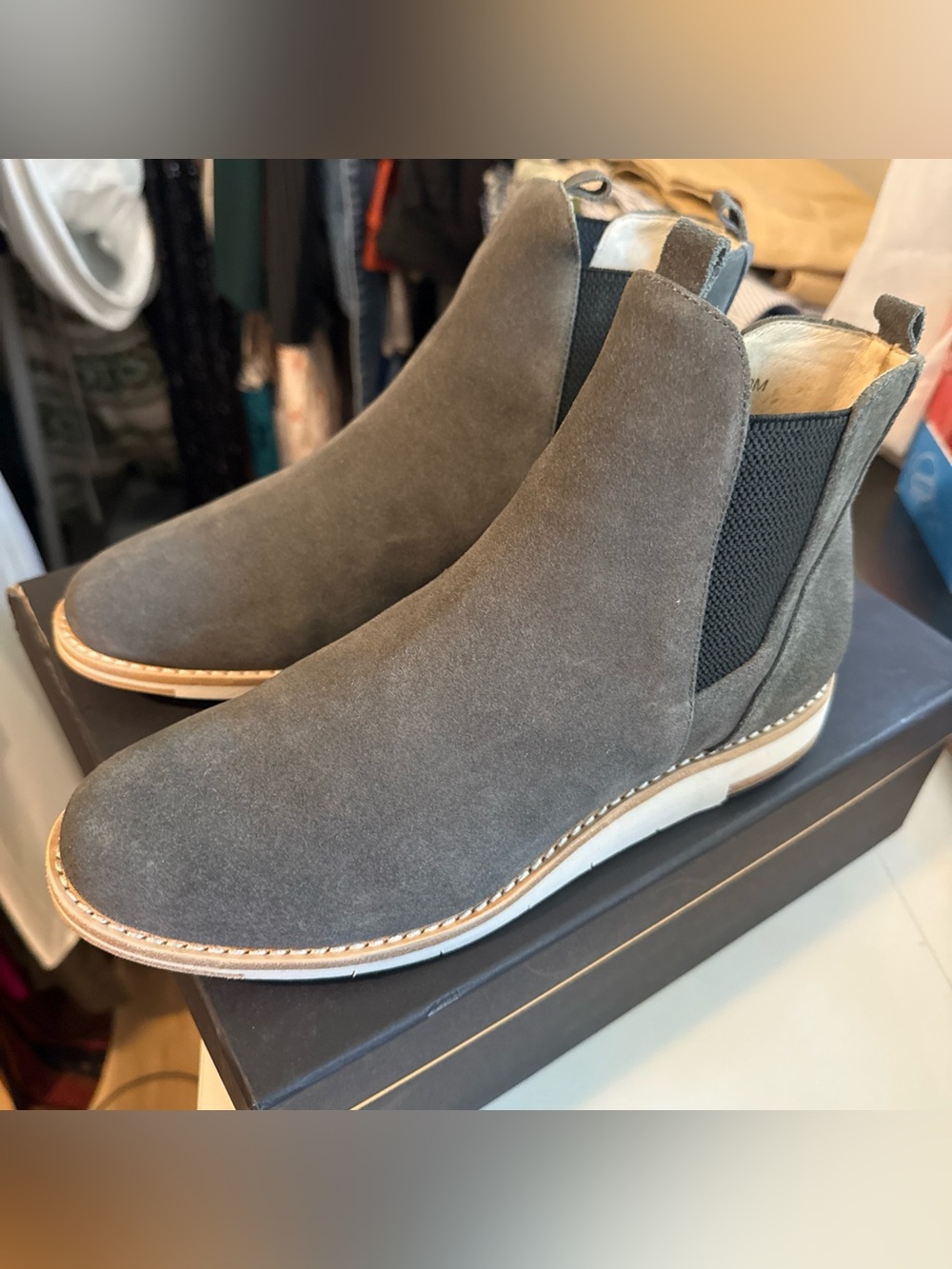 NEW Matt Bernson Infinity Gray Suede Leather Chelsea Ankle Boots Booties 8 NIB